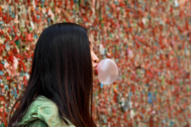 girl chewing gum